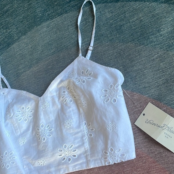 NWT Universal Thread Eyelet Floral Crop Top - Picture 3 of 8